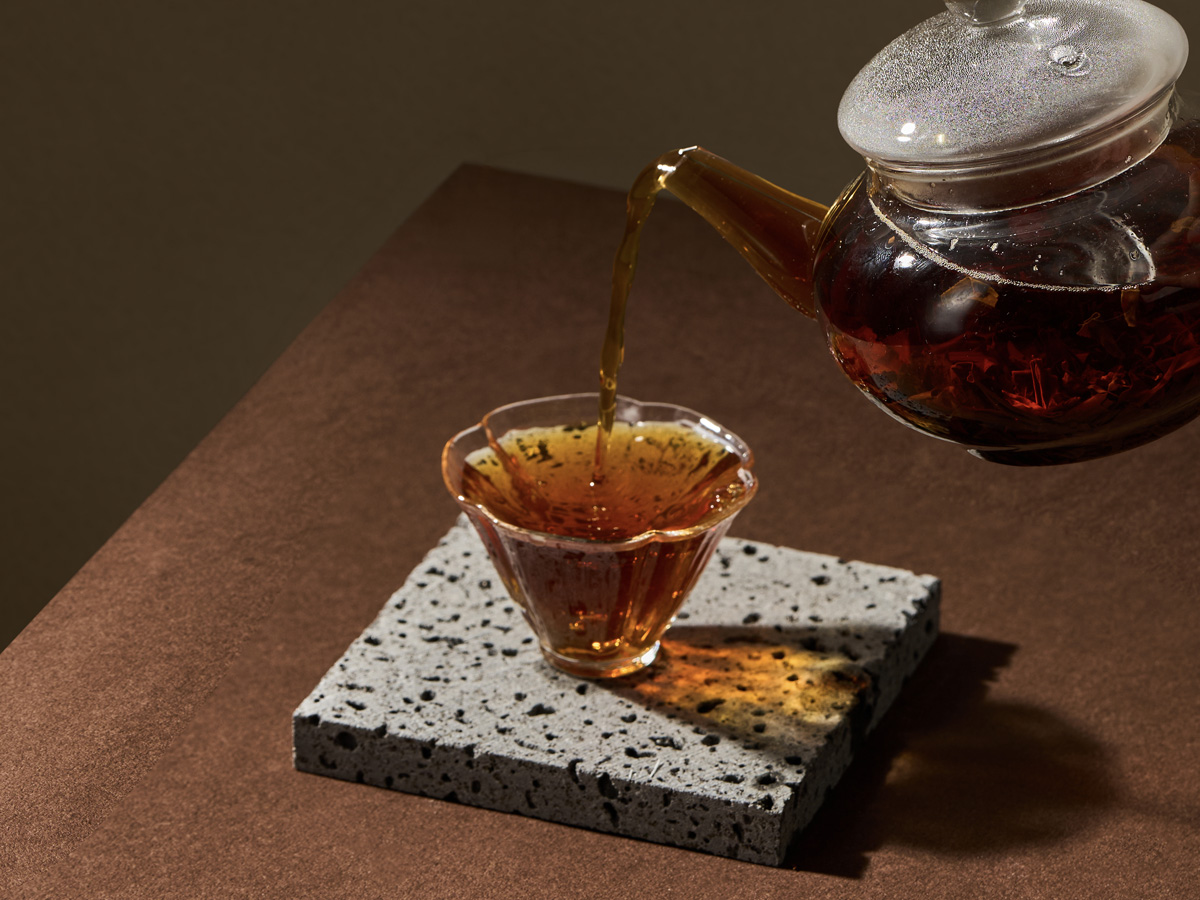 功夫茶杯中日月